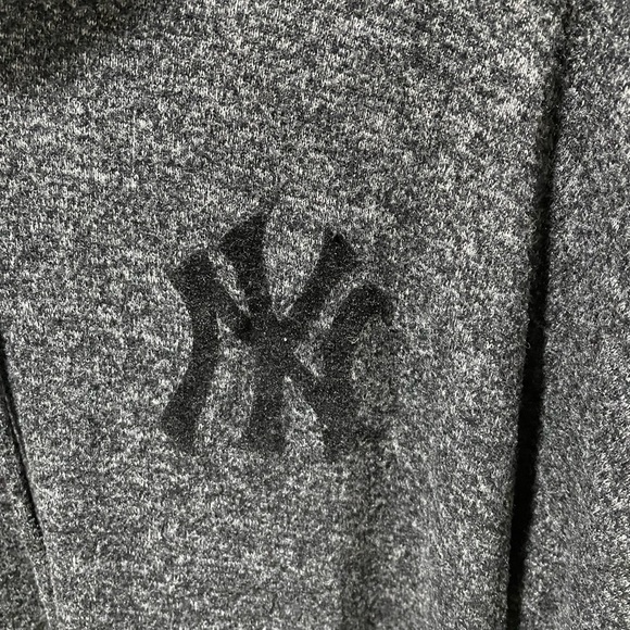 Women’s Oversized Yankees Knot Hooded Top (Size M) - Picture 3 of 4